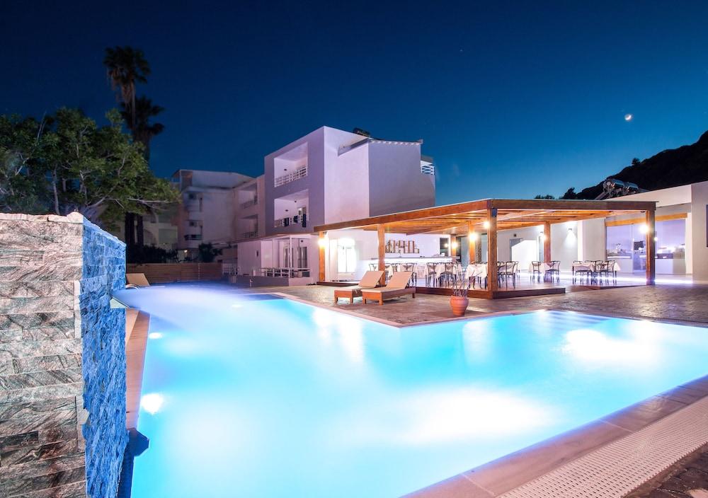 Essential Summer (Adults Only) ฟาลิรากี ภายนอก รูปภาพ