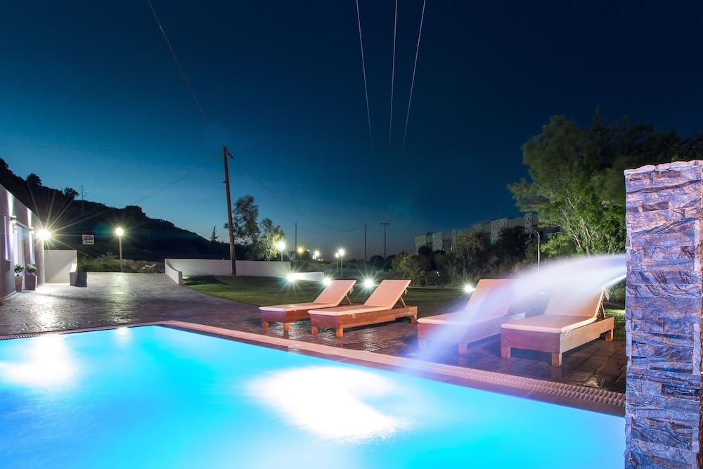 Essential Summer (Adults Only) ฟาลิรากี ภายนอก รูปภาพ