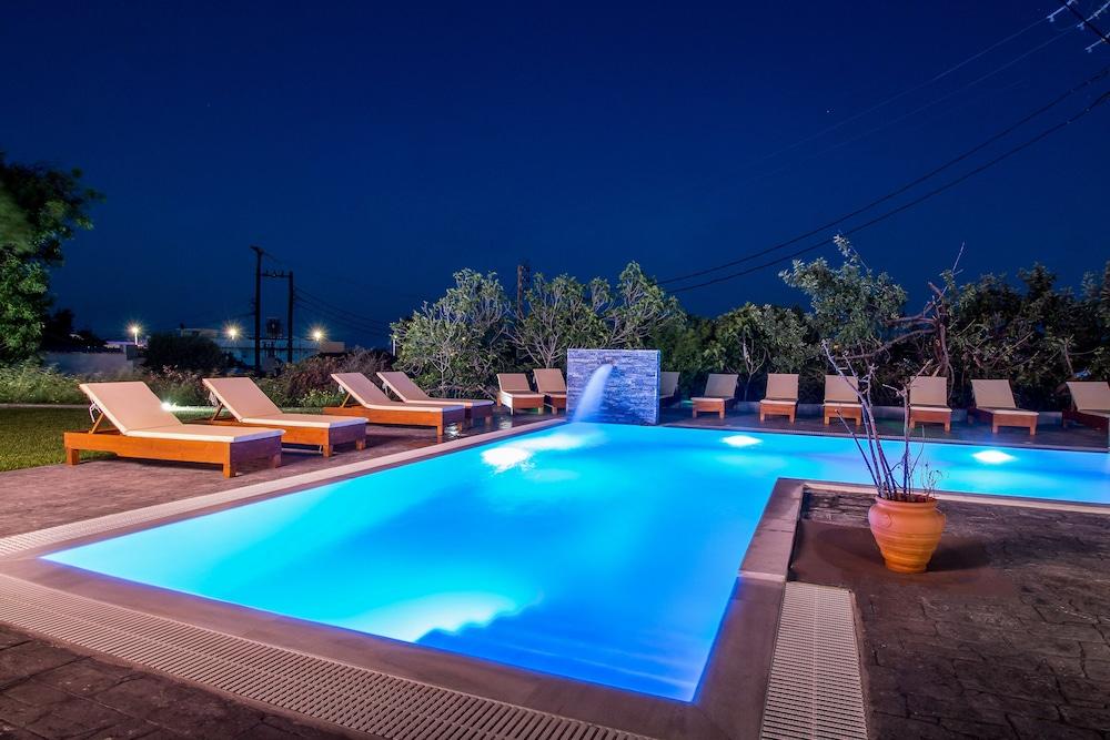 Essential Summer (Adults Only) ฟาลิรากี ภายนอก รูปภาพ